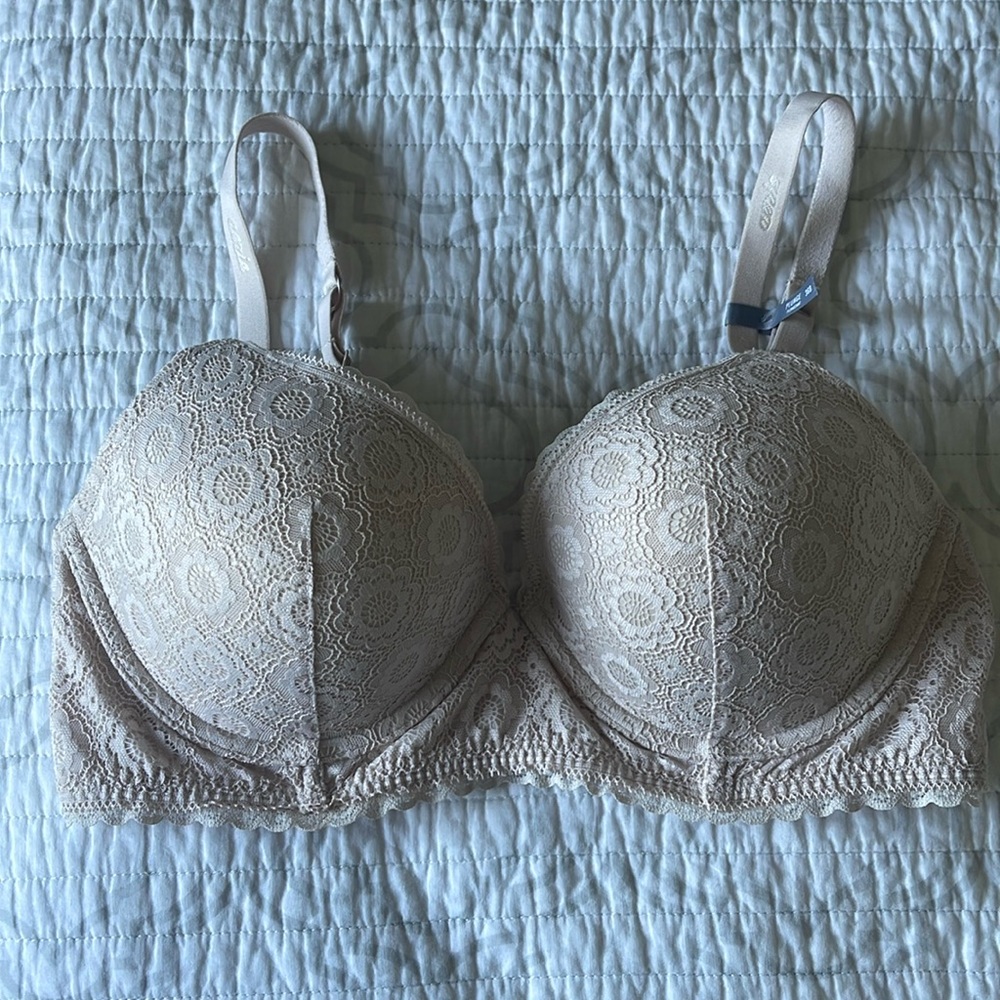 Aerie 36D Cream Colored Lace Bra - Very Good Condition!!